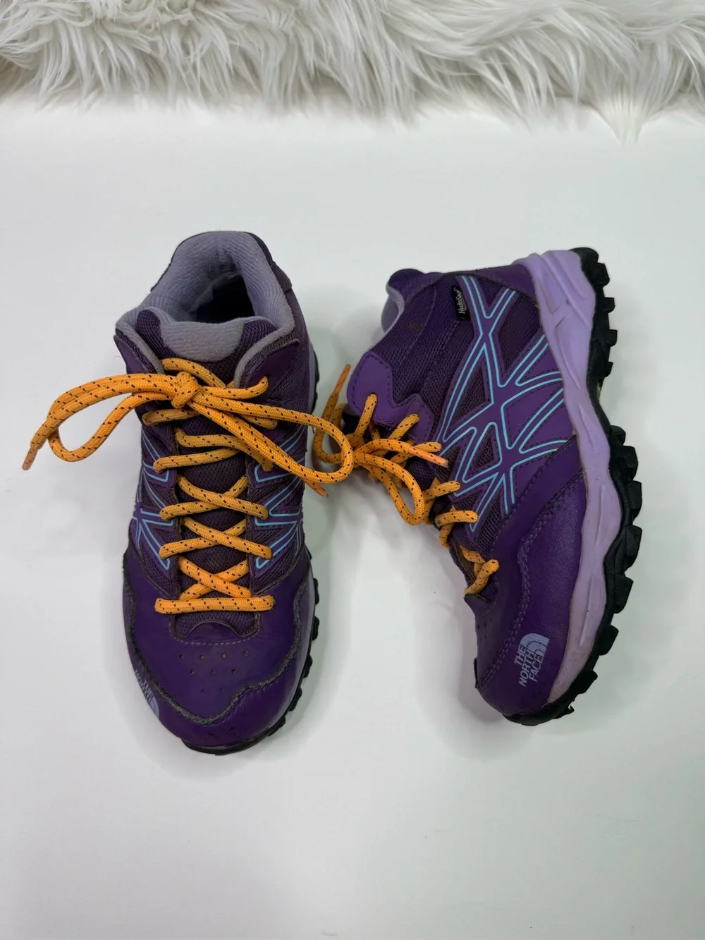 The North Face Waterproof Hydroseal Big Girl Hiking Sneakers Size 3 Shoes
